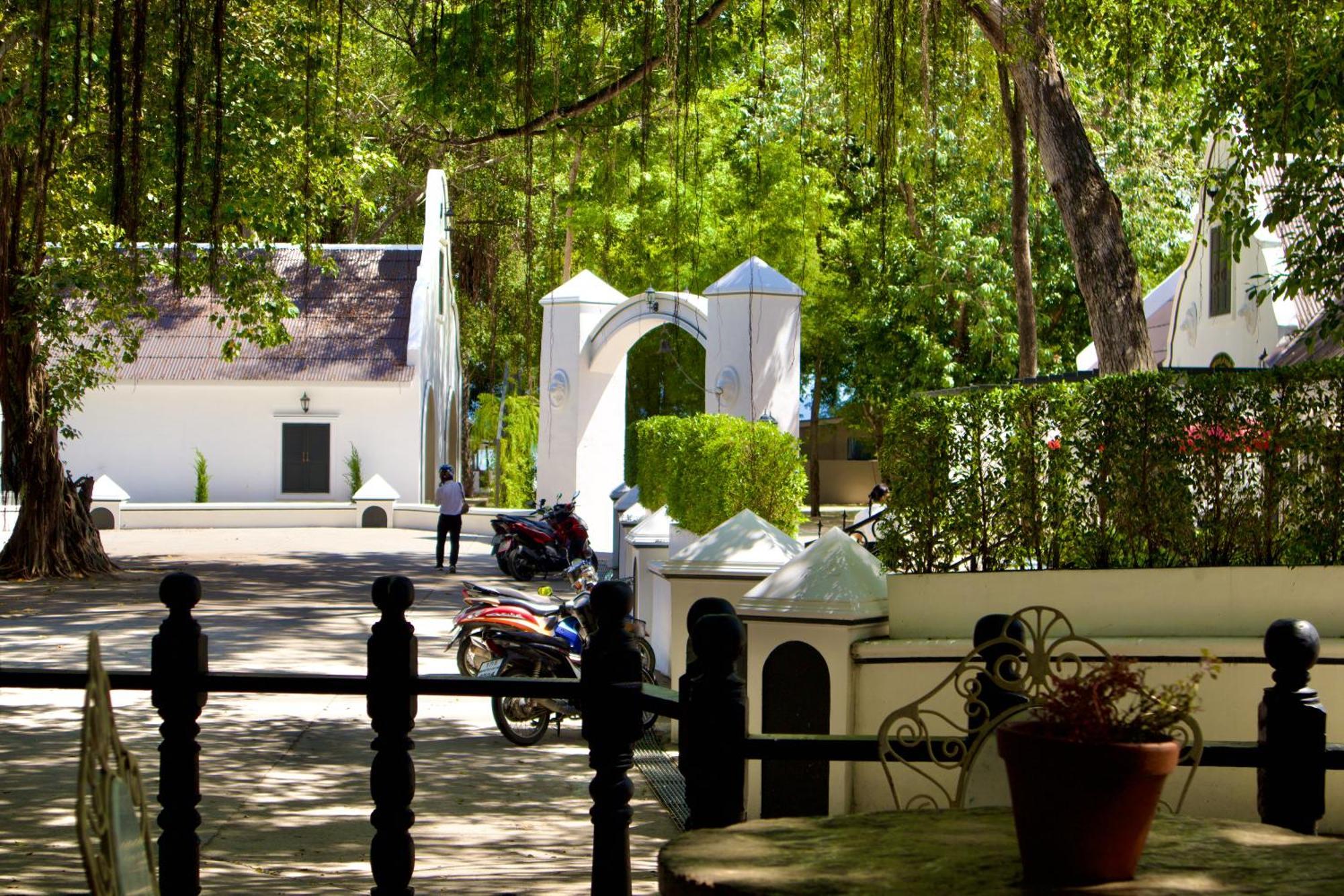 Milky Bay Resort Baan Tai Bagian luar foto
